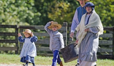 Slate Run Farm volunteers in 19th-century costume. Slate Run Farm volunteers in 19th-century costume.